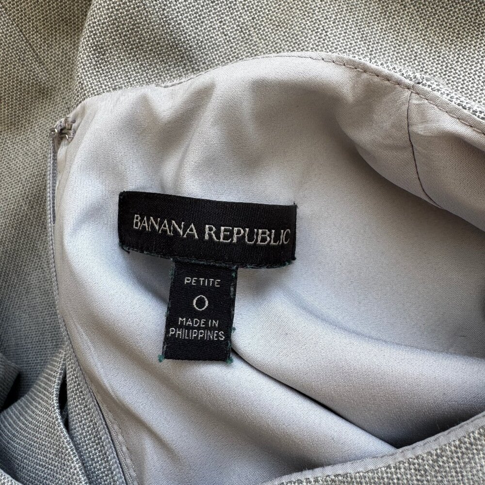 Banana Republic Grey Sheath Work Dress - Size 2 - Picture 6 of 7